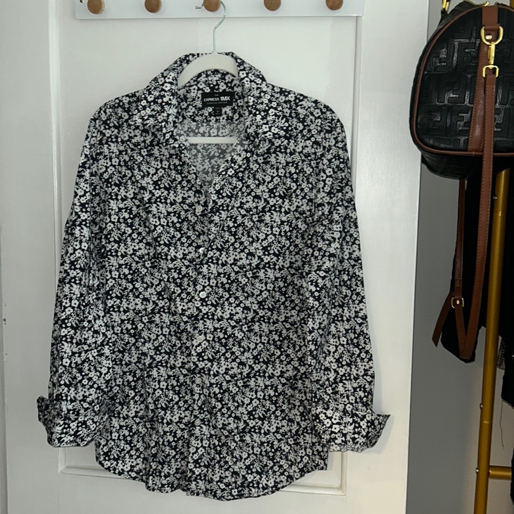 Express button down